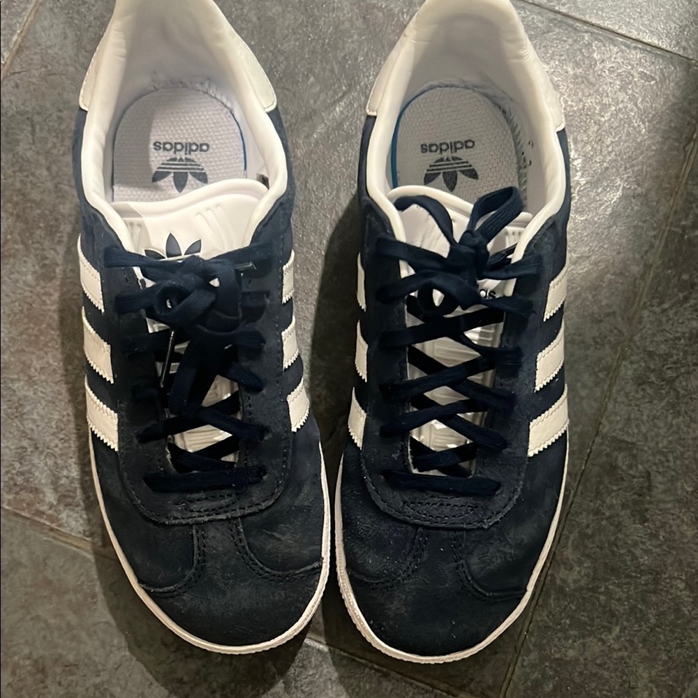 adidas Men's Navy White Classic Samba Sneakers